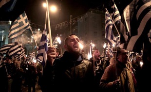 Des militants du parti grec d'inspiration néonazie grec Aube dorée se sont rassemblés à Athènes le 31 janvier 2015