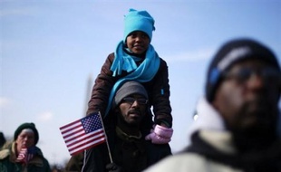 "Les espoirs de mes ancêtres, leurs efforts et leurs prières ont été récompensés", conclut, solennel, cet habitant de Washington.