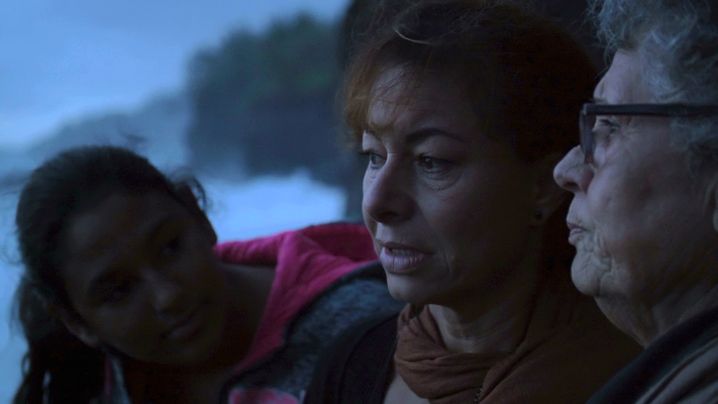 Le documentaire de Jarmila Buzkova, «Les 30 courageuses de La Réunion : une affaire oubliée», revient sur l'histoire méconnue des femmes stérilisées et avortées de force à La Réunion dans les 1960-1970. Ici, la fille et la soeur d'une victime, l'une des rares familles à avoir accepté de témoigner.