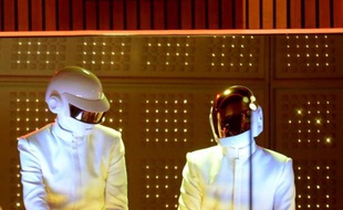 Les succès exceptionnels de Stromae, Daft Punk et Maître Gims ont redonné des couleurs au marché du disque français en 2013, qui est revenu dans le vert pour la première fois depuis onze ans.