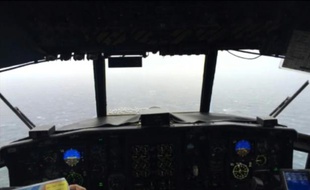 Un avion de recherche tente de retrouver le cargo perdu en mer au large des Bahamas le 3 octobre 2015
