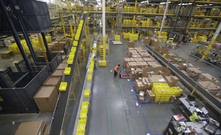 Un centre logistique Amazon à Robbinsville, aux Etats-Unis.