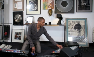 Jeff Mills dans son studio en 2015