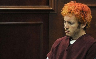James Eagan Holmes, l'auteur de la tuerie d'Aurora, en banlieue de Denver dans le Colorado, devant la justice pour une première comparution, le lundi 23 juillet 2012