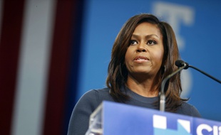 Michelle Obama lors d'un meeting de soutien à Hillary Clinton dans le New Hampshire, le 13 octobre 2016.