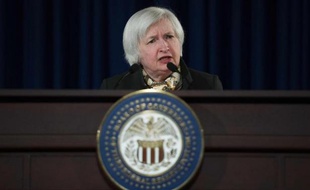 Janet Yellen pendant une conférence de presse le 18 mars 2015 au siège de la Fed à Washington