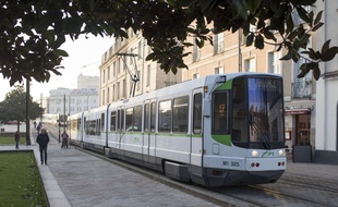 Un tramway de la ligne 2 à Nantes.