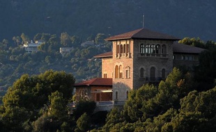 De l'élégant palais de Marivent, dominant la Méditerranée, au luxueux port de plaisance, Palma de Majorque s'était habituée avec plaisir à abriter les vacances de la famille royale d'Espagne. Jusqu'à ce que le scandale ne sème l'indignation dans cette ville paisible.