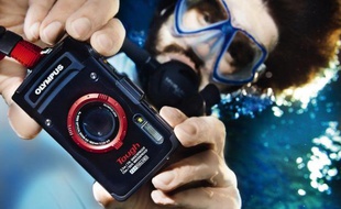 Pour le sport ou les sorties familiales, de plus en plus de compacts numériques sont waterproof et résistent aux chocs.