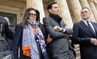 Francoise Bettencourt Meyers quitte le palais de justice de Bordeaux, accompagnée de son fils Jean-Victor et du tuteur de Liliane Bettencourt Olivier Pelat, le 26 janvier 2015