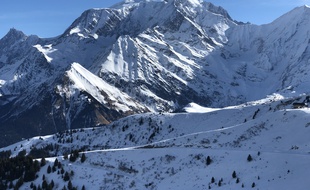 Illustration de stations de skis au pied du massif du Mont-Blanc. Ici, celle de Saint-Gervais.