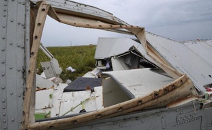 Des débris du Boeing abattu à Shaktarsk le 18 juillet 2014