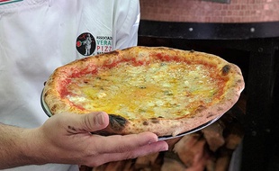 La pizza aux 154 fromages est entrée dans le Livre Guiness des records.