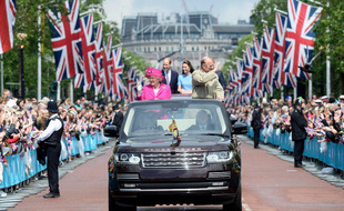 La reine Elizabeth II, le prince Philip, le duc et la duchesse de Cambridge en 2016