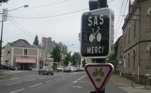 Un radar pédagogique pour le sas vélo a été installé à Nantes