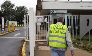 Partis en vacances fin juillet sous le choc de l'annonce des 8.000 suppressions de postes et de la fin d'Aulnay, le gros des salariés de PSA Peugeot Citroën retrouvent la semaine prochaine les usines, sans ordre de bataille précis et dans l'attente de différentes expertises.
