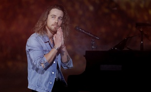 Julien Doré aux Victoires de la musique, en février 2017.