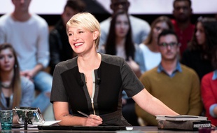 Maïtena Biraben présente «Le Grand Journal» sur Canal+.