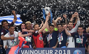 Thiago Silva a invité le capitaine des Herbiers à soulever le trophée avec lui.