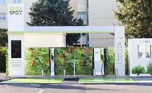 Greenspot est la première station-service pour véhicule électrique en France