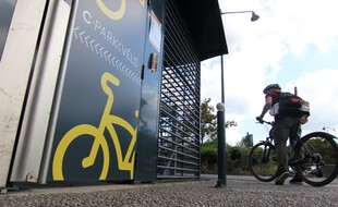 Le parking vélo sécurisé de La Poterie, à Rennes, va bientôt être enlevé en raison de l'extension du parc relais.