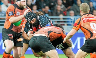 Pour sa première saison à Lyon, Sébastien Chabal n'a pas réussi à mener le LOU dans l'élite du rugby français.