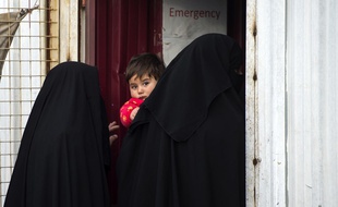 Le gouvernement français envisagerait désormais de rapatrier les enfants de djihadistes détenus en Syrie.