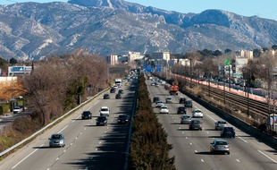 Marseille le 7 février 2013 - Illustration del'autoroute A50 en direction de Toulon et Aubagne à hauteur de Saint Menet