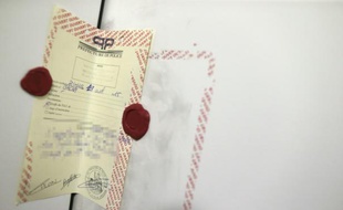 Vue en date du 22 avril 2015 de scellées sur la porte du domicile de Sid Ahmed Ghlam à la résidence universitaire de Paris