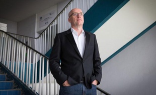 Philippe Bonneton, directeur de recherches CNRS à l'université Bordeaux 1