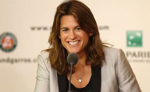 Amélie Mauresmo, lors d'une conférence de presse, le 8 juin 2014.