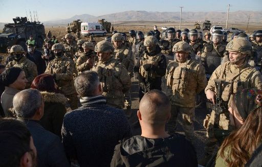 Attaque raciste contre les Kurdes : funérailles sous tension en Turquie pour une des trois victimes