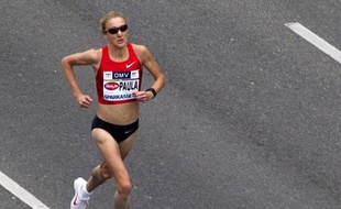La Britannique Paula Radcliffe, détentrice du record du monde du marathon, devrait déclarer forfait pour le marathon des jeux Olympiques de Londres le 5 août, rapporte dans son édition à paraître le Mail On Sunday.