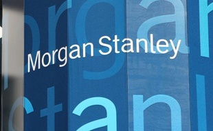 La banque américaine Morgan Stanley va éliminer "dans les quelques semaines à venir" 1.600 postes dans ses activités de courtage d'action ou d'obligations et de banque d'investissement, a indiqué mercredi à l'AFP une source proche du dossier.