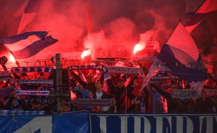 De nombreuses torches avaient été allumées avant OM-PSG.