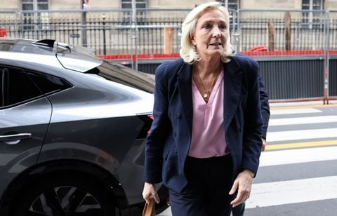 Marine Le Pen promet la censure de « tous les gouvernements jusqu’à la dissolution »