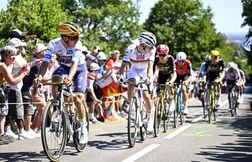 EN DIRECT Tour de France 2025 - 11e étape : Abrahamsen victorieux d'une étape folle, chute pour Pogacar… Suivez l'étape avec nous