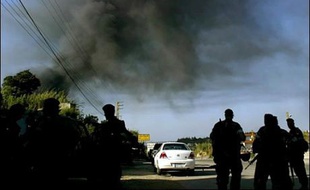 Une bataille acharnée faisait rage mardi pour le troisième jour consécutif autour du camp palestinien de Nahr al-Bared, dans le nord du Liban, entre l'armée et les islamistes du Fatah al-Islam, tous déterminés à se battre jusqu'au bout.