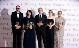 Lors des Bafta, ce dimanche 2 février 2020. Sam Mendes est au centre.