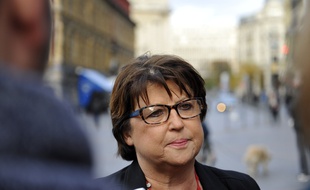 Le maire de Lille Martine Aubry dans les rues de Lille