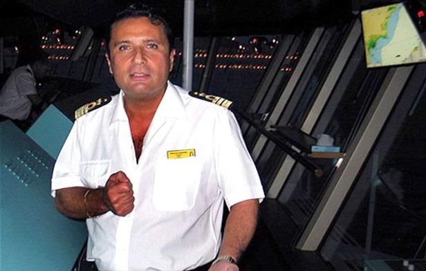 Photo non datée du commandant Francesco Schettino.