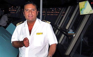 Photo non datée du commandant Francesco Schettino.