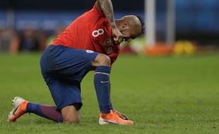 Le Pérou met à terre le Chili d'Arturo Vidal.