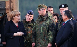 La chancelière allemande Angela Merkel poursuit lundi sa visite en Turquie par des entretiens politiques avec les dirigeants turcs, qui attendent qu'elle confirme sa promesse, après celle exprimée par la France, de relancer le processus d'adhésion moribond de leur pays à l'Union européenne (UE).
