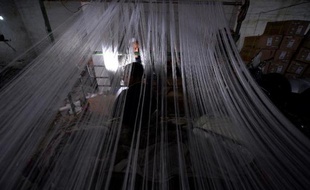 Cinq ans après son effondrement, l'industrie de la soie ne s'est toujours pas relevée de l'ère taliban dans la vallée de Swat, au Pakistan