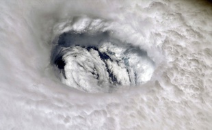 Une autre image de l'ouragan Dorian vu depuis l'espace, prise depuis la Station spatiale internationale (ISS).