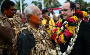 François Hollande lors d'une cérémonie de bienvenue le 22 février 2016 à Futuna