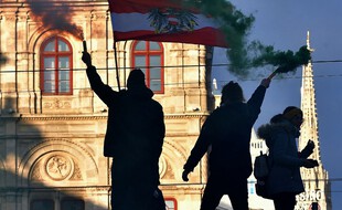 Près de 40.000 personnes ont manifesté contre les mesures anti-Covid-19 à Vienne, le 20 novembre