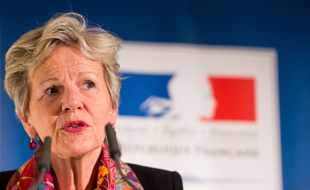Eliane Houlette, ex-cheffe du parquet national financier dit "regretter" ses propos sur d'éventuelles "pressions" autour de l'affaire Fillon.