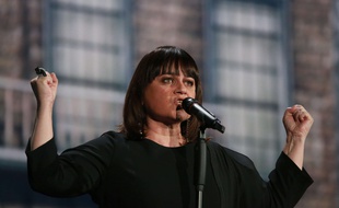 Lisa Angell chante en finale de l'Eurovision, à Vienne (Autriche), le 23 mai 2015.